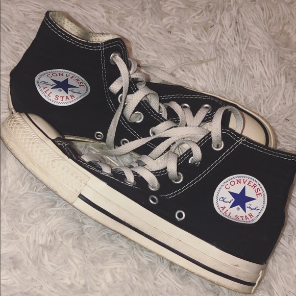 Converses - Picture 1 of 4